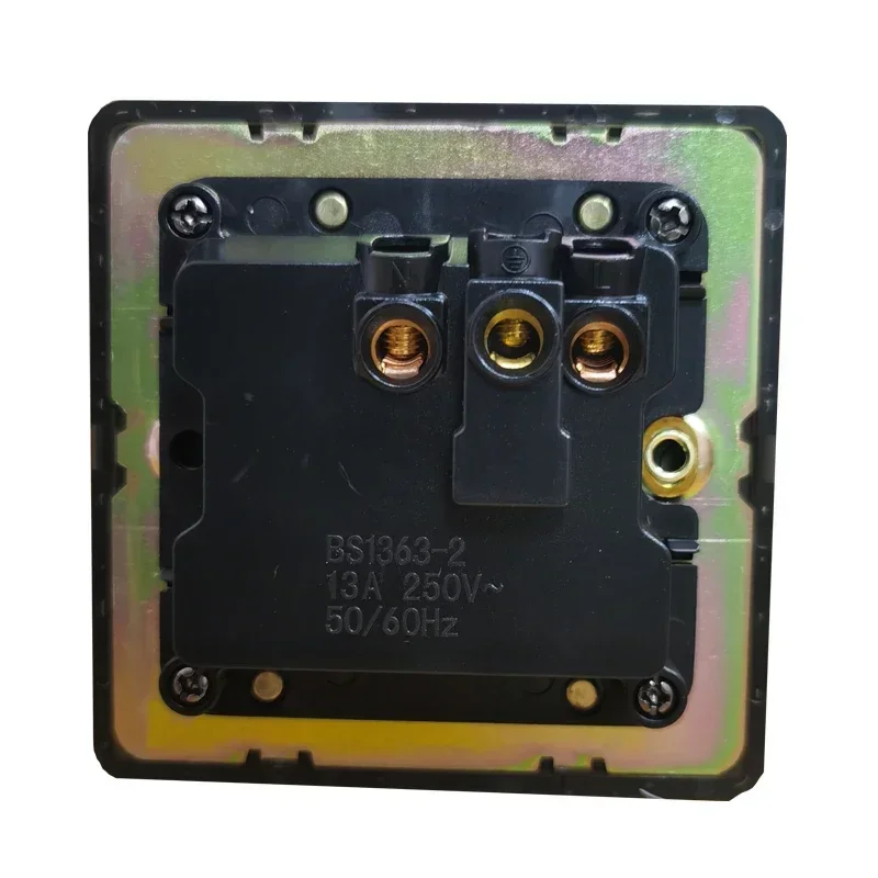 13A UK Socket Wall Push Button - Home Improvement Uk recension och pris